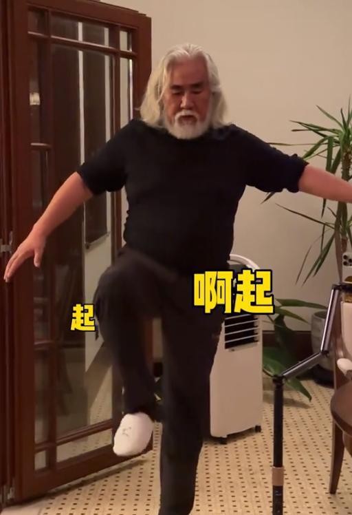 张纪中晚上11点睡觉5点起，像打了鸡血似的，结果被拆穿都是摆拍