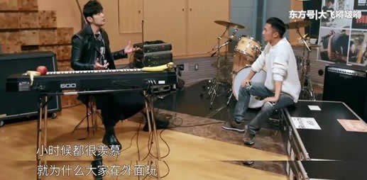 周杰伦练琴辛酸史的背后经历：歌坛天王是这样来的