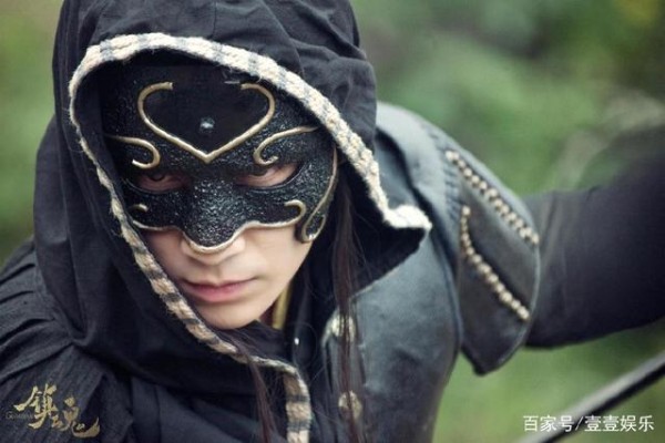 双角色同框粉丝过年 朱一龙：我对这个人物有“瘾”