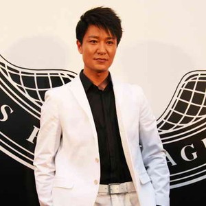 李宗翰为李冰冰捧场 黑白配经典搭配显贵族气质