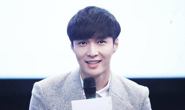 东方神起EXO防弹B1A4，明星艺人后台趣事爆料，有你家没？