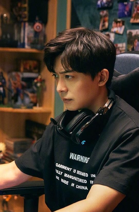 文体不分家？李佳航发文谈男足，黄锐建议搞个足球养成综艺