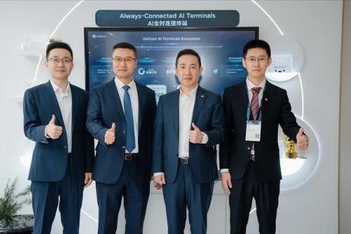 中国联通联合华为在MWC25发布FTTR+X AI创新融合解决方案,开启智慧家庭新时代