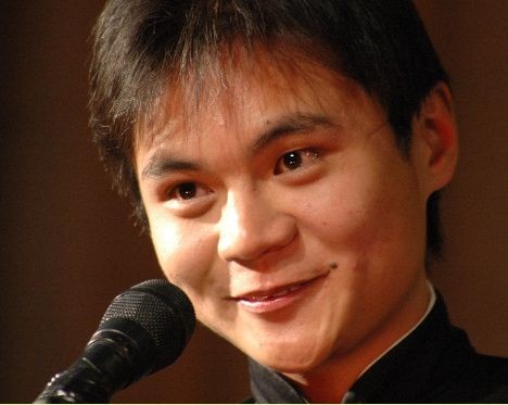 演员高峰，从舞台到荧屏的自信与成就感蜕变之路