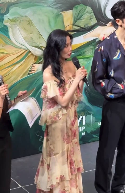 这锁骨我直接爱了