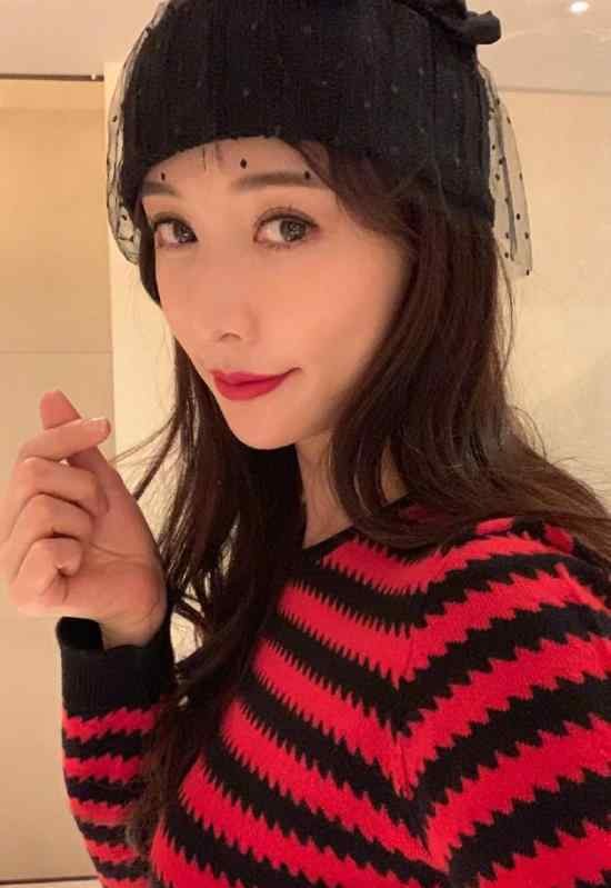 林志玲晒甜美自拍过腊八 网友：想跟你一起过节