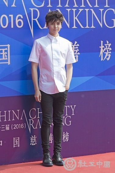 侯明昊