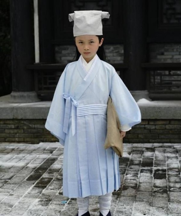 《三生三世》“小夜华”长大了，模样大改变，近照简直判若两人