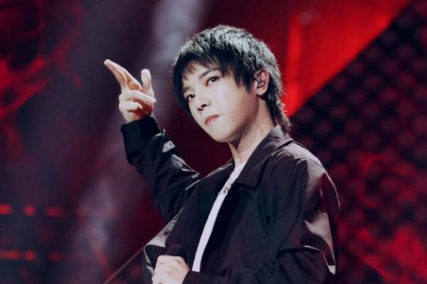 华语乐坛4位“新生代翘楚”，华晨宇垫底，他能否扛起摇滚大旗？