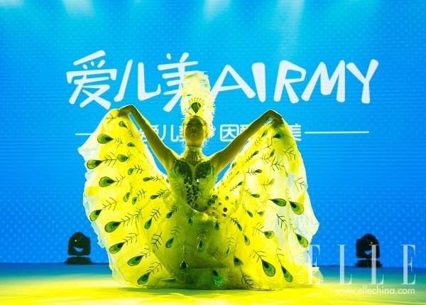 爱儿美明星合伙人胡可 压轴“星约亲子节”舞台走秀