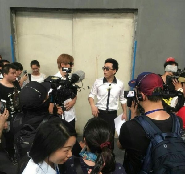 罗志祥在人才市场被路人拍到 娱乐圈不好混明星都开始找工作了？