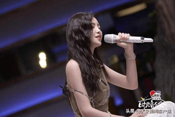 “时光音乐人”翻唱时代金曲<strong></p> <p>邓紫棋</strong>，邓紫棋走心演绎《李香兰》