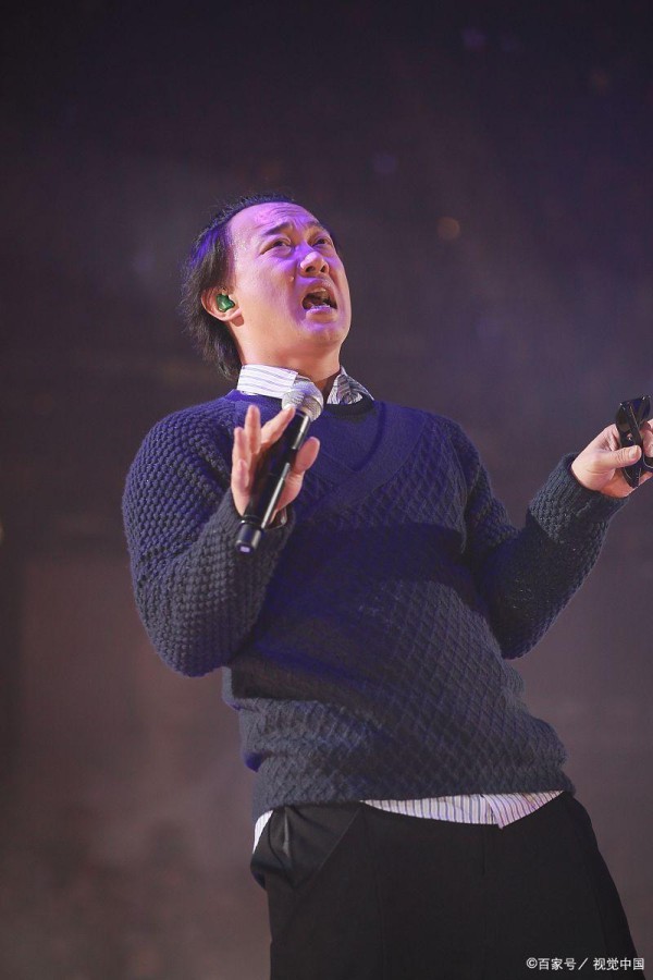 从农村小子到歌唱巨星——张振富的传奇人生