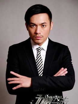姜东(范逸臣饰演)