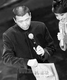 演艺明星赈灾义演忙不停