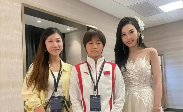湾区升明月晚会：明星与体育精英齐聚，共谱文化盛宴的精彩瞬间