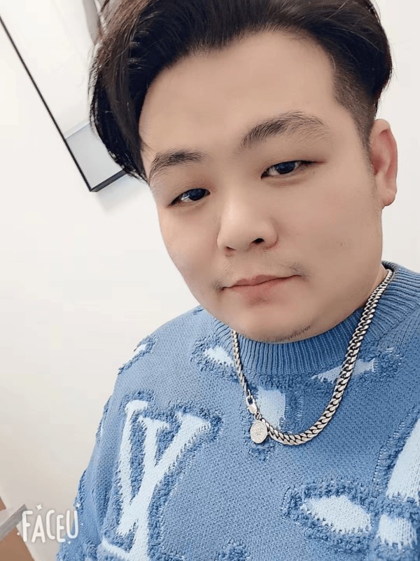 亚洲顶级明星造型师李鸿伟老师：塑造时尚传奇，引领潮流风向