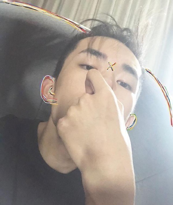 易烊千玺朋友圈引夸奖，杨紫行走的段子，明星的朋友圈有多丰富