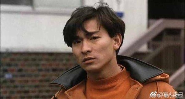 刘德华从年轻到56岁的时光照片, 从年轻天王走向老男神的过程