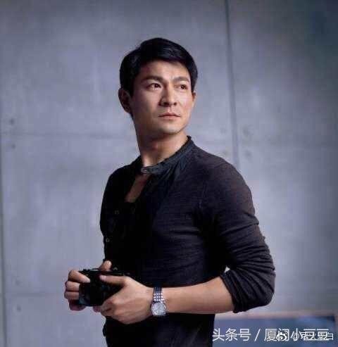 刘德华从年轻到56岁的时光照片, 从年轻天王走向老男神的过程