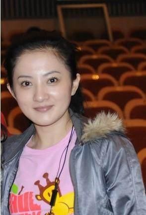 童星出道,8岁走红,撒贝宁爱她20年,如今37岁的她美得不像话!