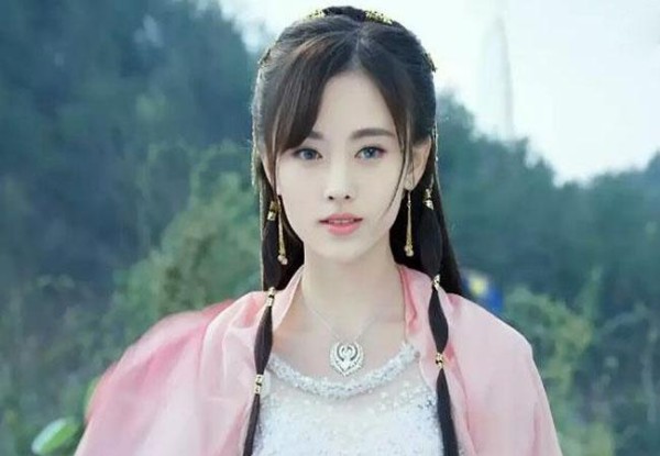 目前人气很高的4位女星，张丽颖排第2名，第1名人气超杨幂