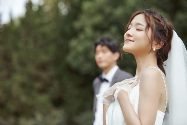 心理学解析：看了多个女明星被背叛惨剧，我发现了共同规律