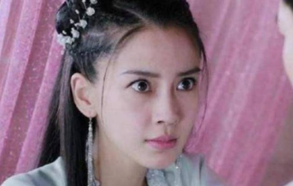 娱乐圈的4位“花瓶演员”，个个拥有绝世美颜，演技却一塌糊涂