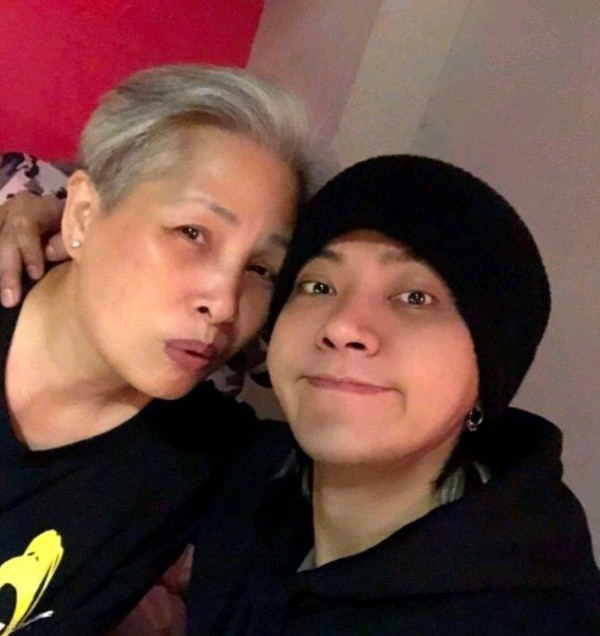 罗志祥母亲患阿尔兹海默症近十年：记忆渐逝中的爱与坚守