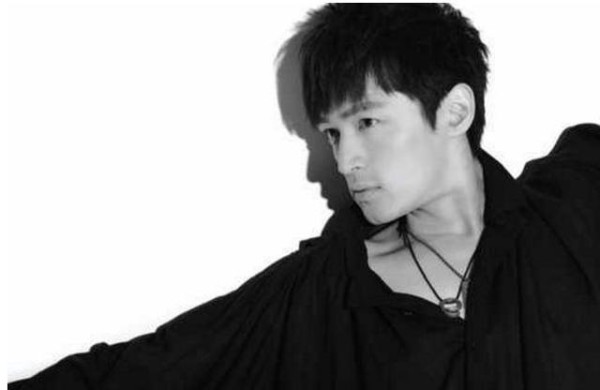 吴京被逼捐3个亿，太冤，他低调做善事 还有赵丽颖古天乐江一燕