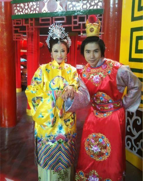 她是被综艺一姐干掉的芒果一姐，与李湘齐名远胜谢娜，婚变消失
