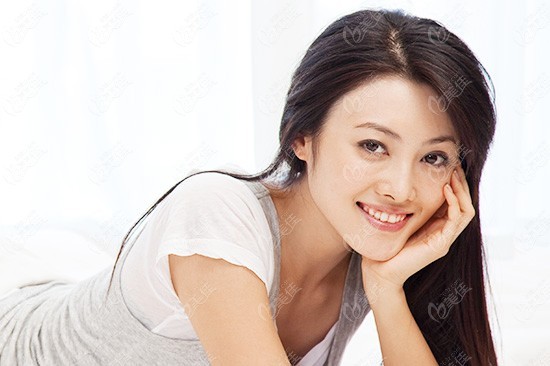 英国女歌手Adele拒绝欧莱雅千万代言