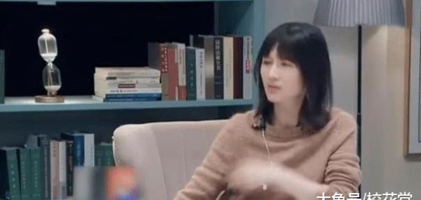 何炅聊天聊嗨了，曝光经纪公司签约内幕，导演都来不及救场