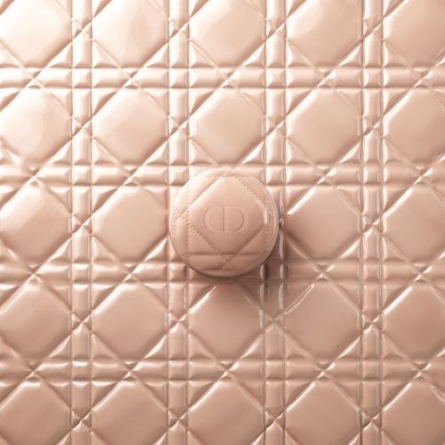 M760B FOREVER CUSHION ASIE JUILLET 19 P02B Cushion Logo Texture_CD_L4_F39.jpg