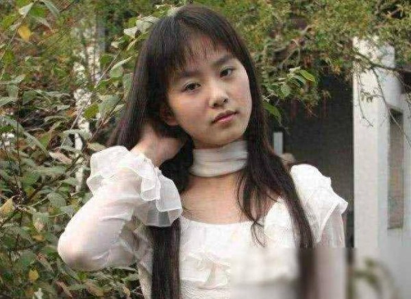 女明星刚出道的时候和现在的样子：杨幂奶萌，看到赵丽颖帅爆了