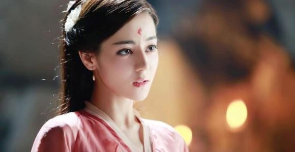 那些明星为了成名，所付出的代价难以想象，其实各行各业都不容易