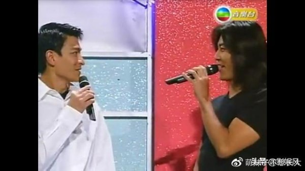 娱乐圈史上唯一一例在<a target=