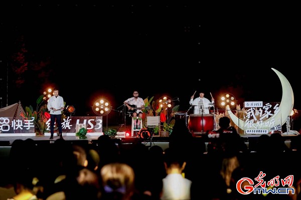 西北根源音乐人张尕怂：方言音乐创作离不开土地，更离不开家乡