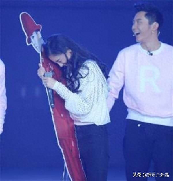 当明星遇到自己偶像，杨紫、杨颖变小迷妹，看到邓伦：像极了自己