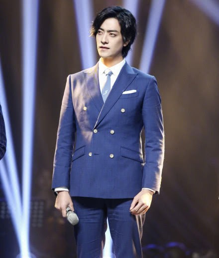 歌手声入人心男团团名都改了！郑云龙退赛他竟加入顶替