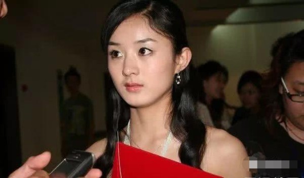 女星第一次拍戏长啥样？杨幂奶萌郑爽青涩，看到赵丽颖帅爆了