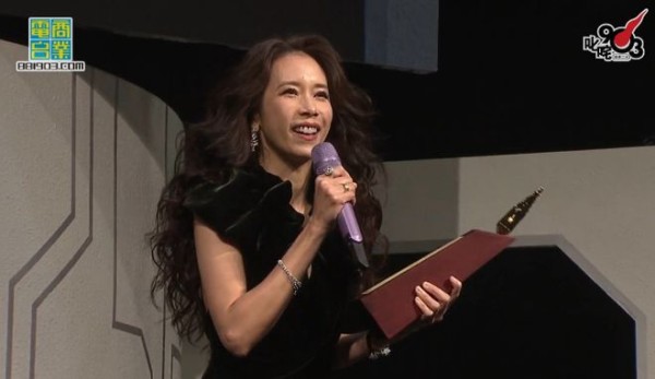《叱咤2020》莫文蔚赢在“不忘本”，与姜涛一齐获奖力证新旧交替