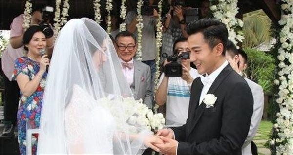 明星婚礼一吻辨真爱！霍建华霸气，贾乃亮深情，她最浪漫唯美！