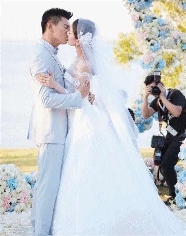 明星婚礼一吻辨真爱！霍建华霸气，贾乃亮深情，她最浪漫唯美！