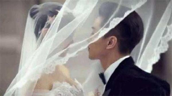 明星婚礼一吻辨真爱！霍建华霸气，贾乃亮深情，她最浪漫唯美！