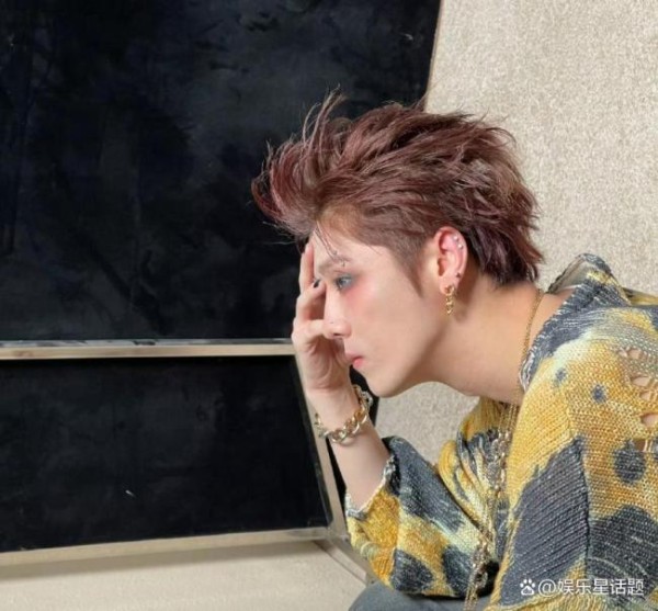 鹿晗<a target=
