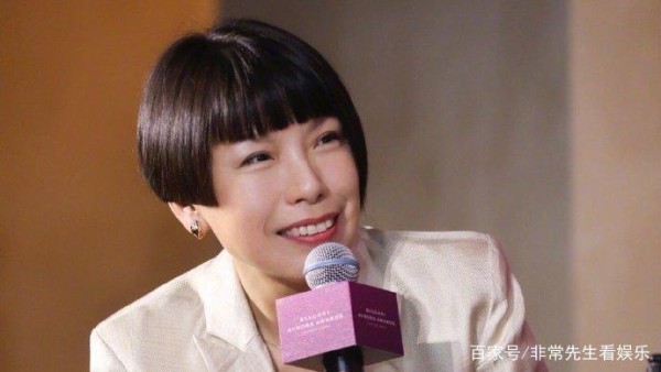 《VOGUE》张宇即将离职，卡人严格的顶级杂志，会向流量低头吗