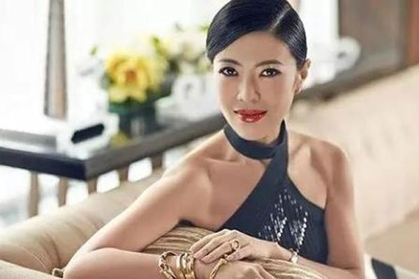 为什么明星都捧苏芒 交际花有手段有资源