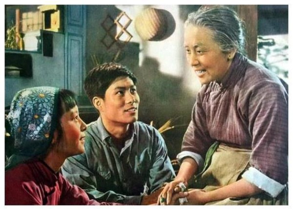 上官云珠：她是荧幕上的交际花，被主席接见7次，48岁自杀身亡