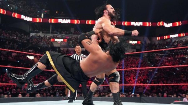 WWE麦金泰尔：罗曼就是WWE终极Boss！隆达·罗西开始疯狂减重塑性